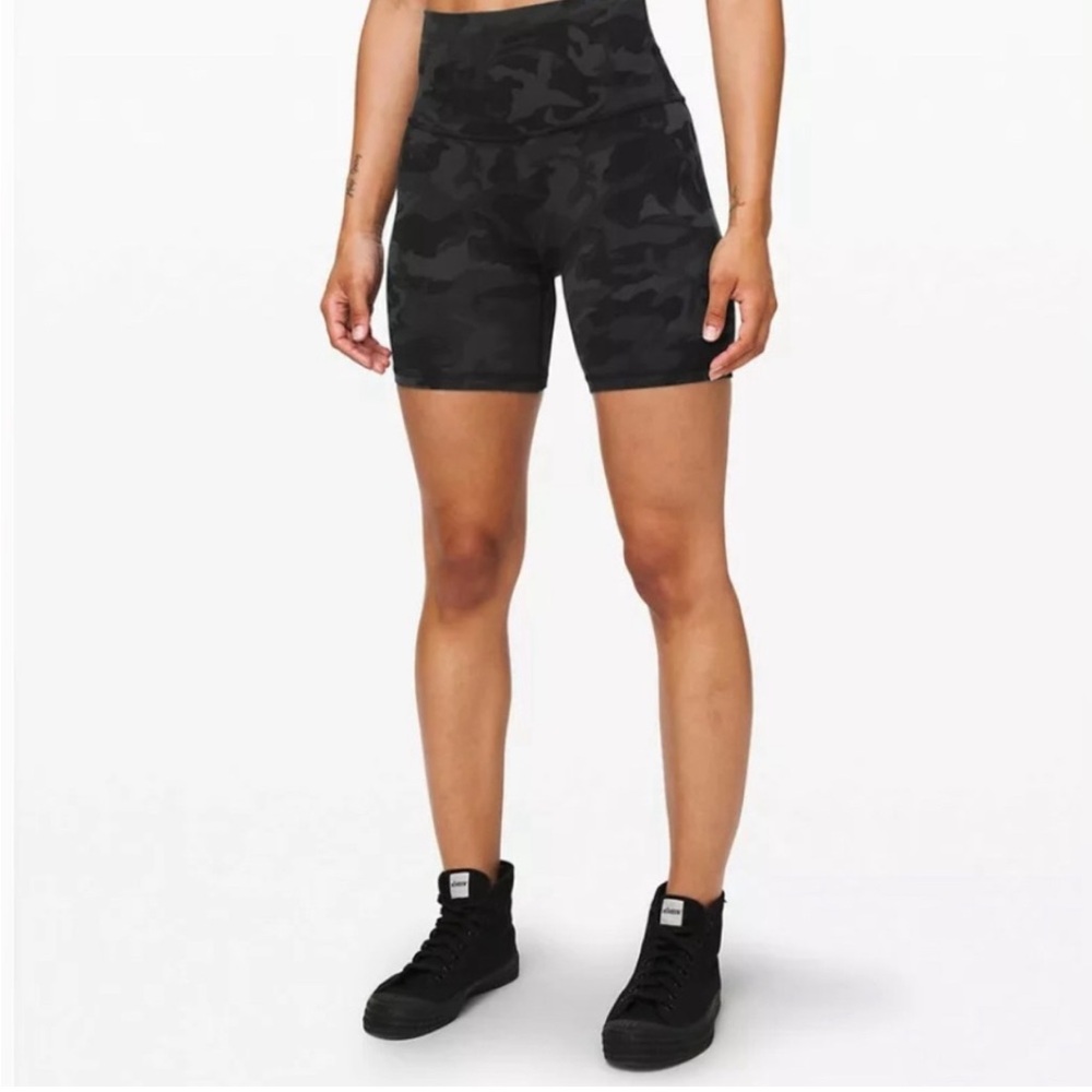 Lululemon Align High-Rise Short 8" Yoga
Camo Bike Shorts Black Gray